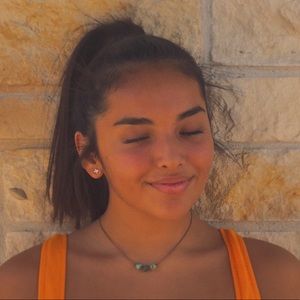 Meet your Posher, Mia